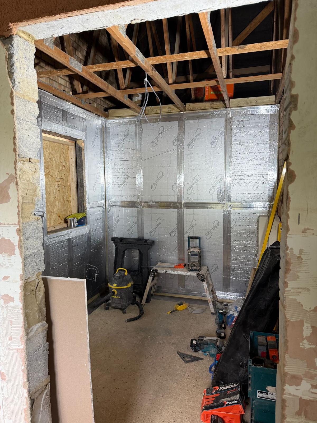 Insulated walls and roof joists